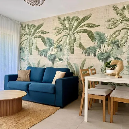 Apartment A Deux Pas Du Port Et De La Basilique De Saint Raphael, Restaurants, Plages Et Marche Nocturne *
