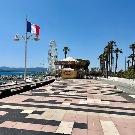 A Deux Pas Du Port Et De La Basilique De Saint Raphael, Restaurants, Plages Et Marche Nocturne Fréjus